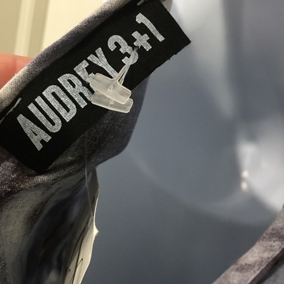 Audrey 3+1 tie dye blue grey sleeveless romper size small NWT - Picture 7 of 8